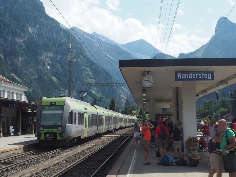 Datei:Eisenbahn-Schweiz-5298.JPG