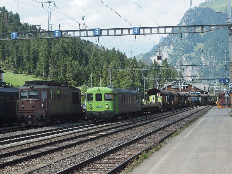Datei:Eisenbahn-Schweiz-5300.JPG