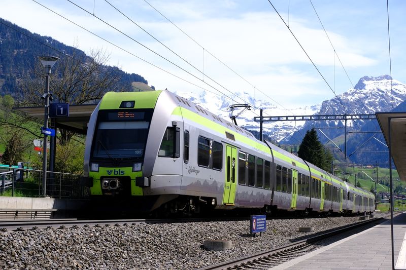 Datei:Eisenbahn-Schweiz-7423.JPG