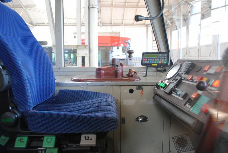 Datei:T2 AT6 3983 Fahrer.jpg